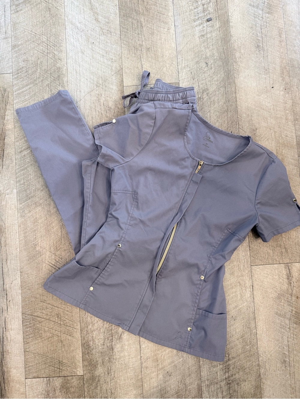 Jaanuu Set with Gray Zip Front Scrub Set